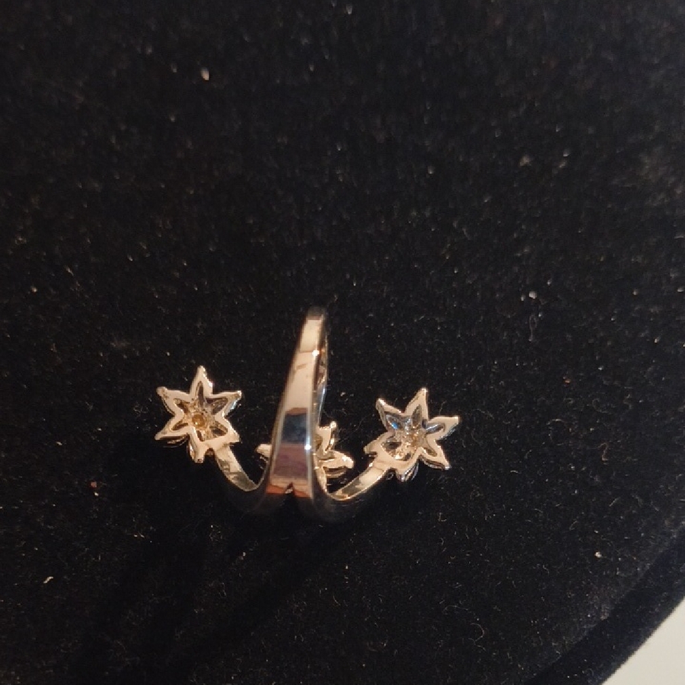 Silvertone Multi Flower Ring Small - Picture 2 of 5